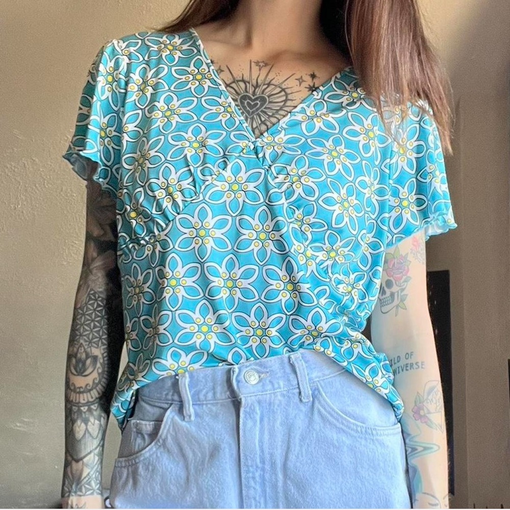 y2k blue floral printed blouse • size large 🧚🏻🌼
